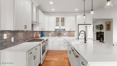 Riverfront property with an upscale in-law suite. Experience - photo 9