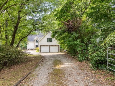 Lake Home For Sale in Dawsonville, Georgia