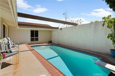 SINGLE STORY, Pool with 4 bedroom and 2 bathrooms in the heart - photo 4