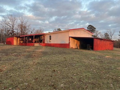 Welcome home to this well-maintained 3-bedroom, 2-bath property - photo 2