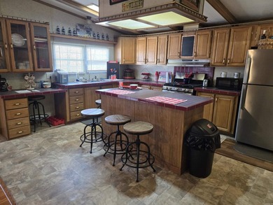 Welcome home to this well-maintained 3-bedroom, 2-bath property - photo 10