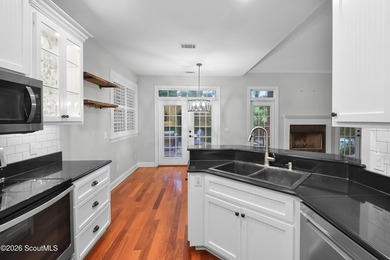 This wonderful open floor plan 3/2/1 has an awesome bonus room - photo 16