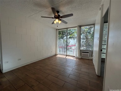 Located in the Waialae Place complex, this 2 bedroom, 1 bath - photo 5