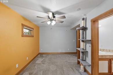 Architecturally distinctive and thoughtfully designed, this - photo 31