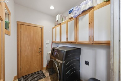 Architecturally distinctive and thoughtfully designed, this - photo 34