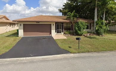 (private lake, pond, creek) Home For Sale in Tamarac Florida