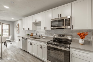 Lake Condo For Sale in Jacksonville, Florida