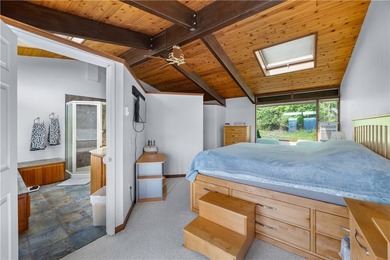 Very private one-of-a-kind custom-built 3,453 square foot home - photo 16