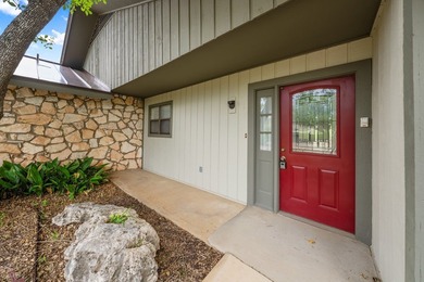 Beautiful freestanding Garden home with low maintenance yard