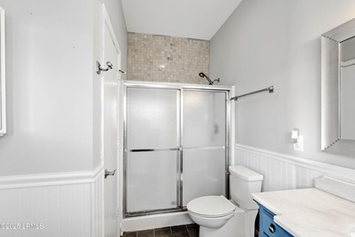 Welcome to the pristine 3 bed, 2 bath Clayton Model villa in the - photo 27