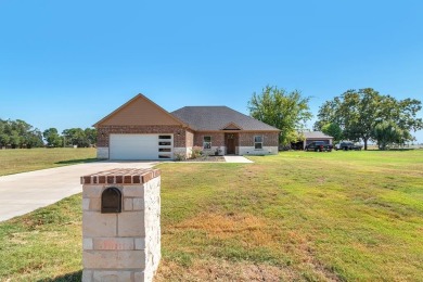 Cedar Creek Lake Home For Sale in Trinidad Texas
