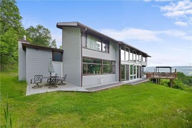 Very private one-of-a-kind custom-built 3,453 square foot home - photo 33