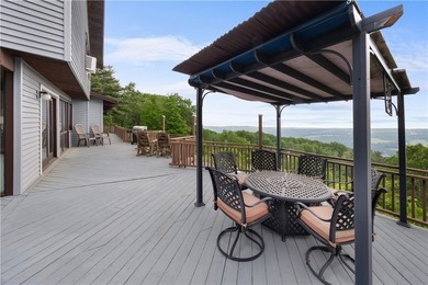 Very private one-of-a-kind custom-built 3,453 square foot home - photo 35