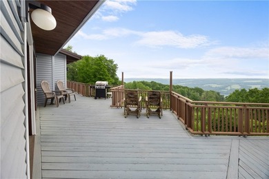 Very private one-of-a-kind custom-built 3,453 square foot home - photo 36