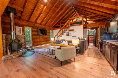 Beautifully renovated Adirondack chalet with no rental - photo 2
