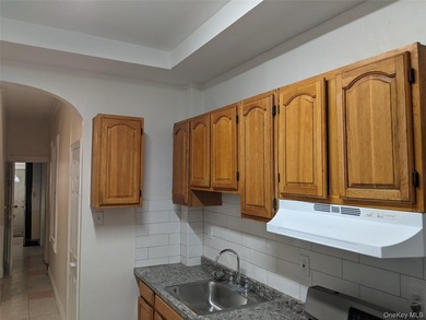 Great Opportunity to Own this 2 unit detached multi-family with - photo 3