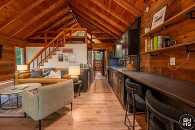 Beautifully renovated Adirondack chalet with no rental - photo 5