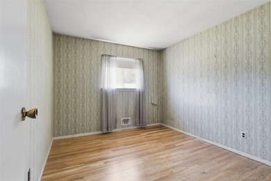 Well-Kept Home In Desirable West Islip With A Spacious Layout - photo 15