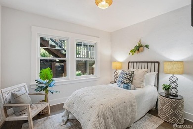 Stunning Rockridge Craftsman | Timeless Charm Beautifully - photo 22