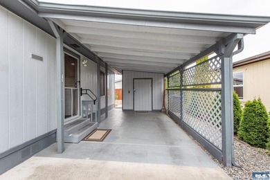 Welcome to West Alder Estates! This well-maintained 2-bedroom - photo 23