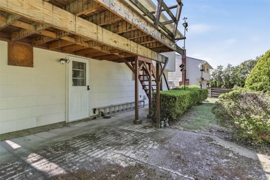 Well-Kept Home In Desirable West Islip With A Spacious Layout - photo 25
