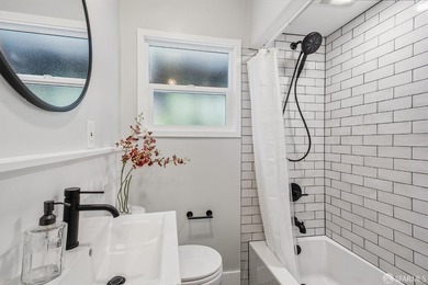 Stunning Rockridge Craftsman | Timeless Charm Beautifully - photo 26