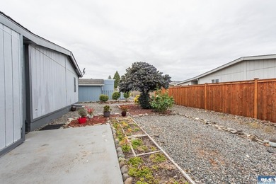 Welcome to West Alder Estates! This well-maintained 2-bedroom - photo 27