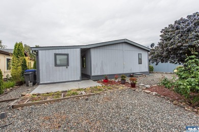 Welcome to West Alder Estates! This well-maintained 2-bedroom - photo 28