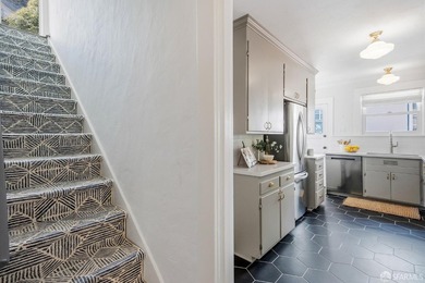 Stunning Rockridge Craftsman | Timeless Charm Beautifully - photo 29