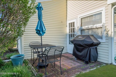 Welcome to this inviting 1-bedroom, 1-bathroom condo in the - photo 31