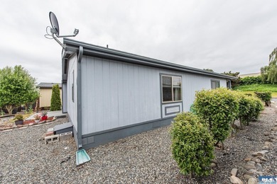 Welcome to West Alder Estates! This well-maintained 2-bedroom - photo 33
