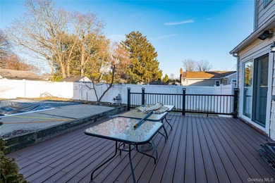 Buyer financing fell apart, so enjoy best value in Bay Shore. Do - photo 12