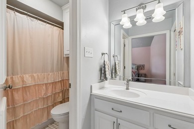 Welcome to this beautifully appointed 5-bedroom, 4-bath - photo 25