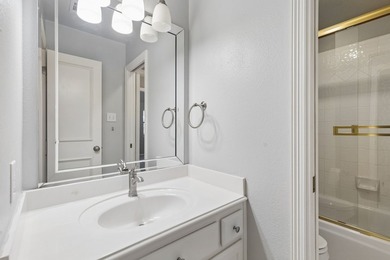 Welcome to this beautifully appointed 5-bedroom, 4-bath - photo 28