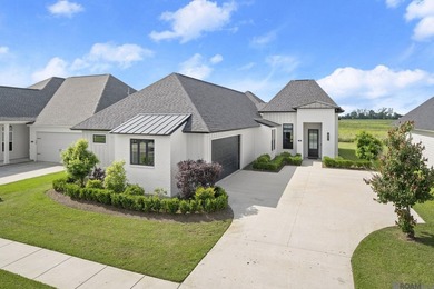 Experience exceptional design and craftsmanship in this modern - photo 1