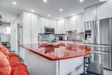 Luana Kai B301 presents a rare opportunity to own one of the - photo 5