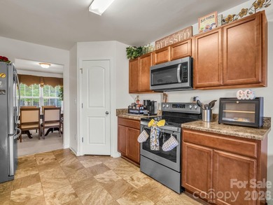 Welcome to 104 Bermuda Run, perfectly situated with the Deer - photo 14