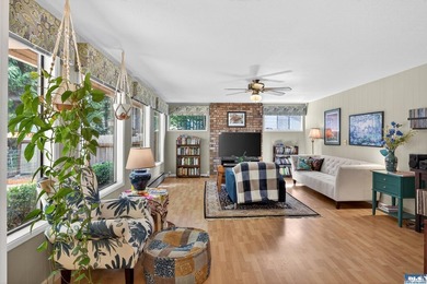 Enjoy comfortable living in this beautifully maintained - photo 14