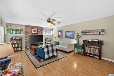 Enjoy comfortable living in this beautifully maintained - photo 15