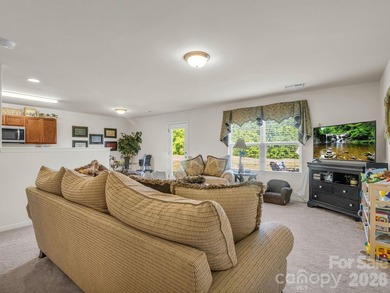 Welcome to 104 Bermuda Run, perfectly situated with the Deer - photo 18