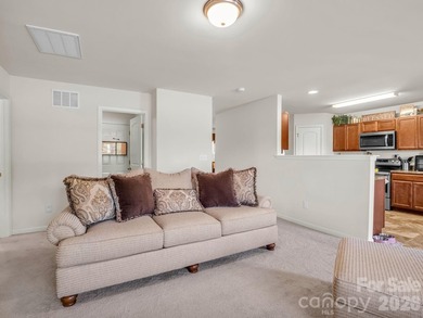 Welcome to 104 Bermuda Run, perfectly situated with the Deer - photo 19
