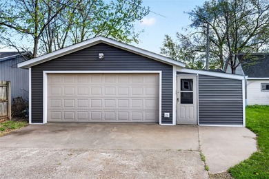 Check out this beautifully remodeled 3-BR, 2-BA home nestled in - photo 31