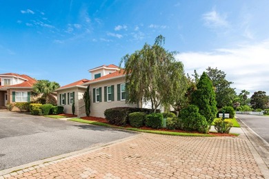 Custom-built beauty in the gated community of Magnolia - photo 2