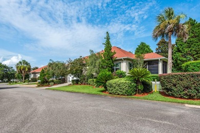 Custom-built beauty in the gated community of Magnolia - photo 4