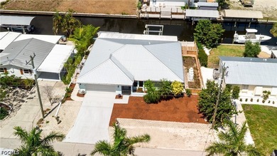Welcome to your dream home in Bokeelia! Waterfront canal home - photo 34