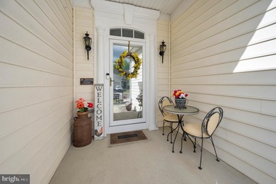 Beautiful 4-bed, 3.5-bath rambler in Hopyard Farm with a - photo 4