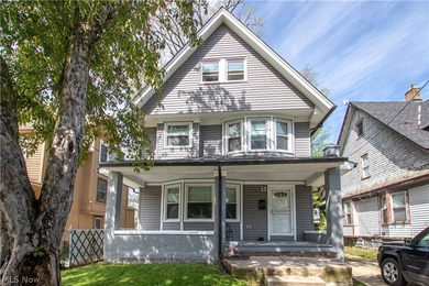 Wow an Investors dream! Rare Find! Not your average home. True - photo 1