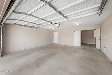 Beautiful 2bd/2bth expanded Woodbury model offering 1,523 square - photo 18