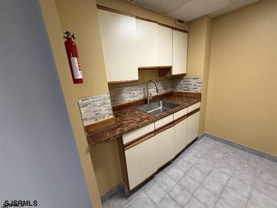 Located only two blocks to the beach and boardwalk. Welcome to - photo 2