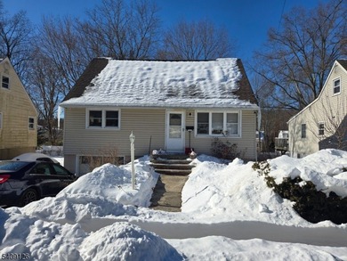 (private lake, pond, coastal) Home For Sale in Bloomingdale New Jersey